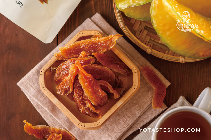 楊桃乾酸甜適中，含有機酸與膳食纖維，採冷流乾燥保留天然色澤與香氣，清爽解膩。